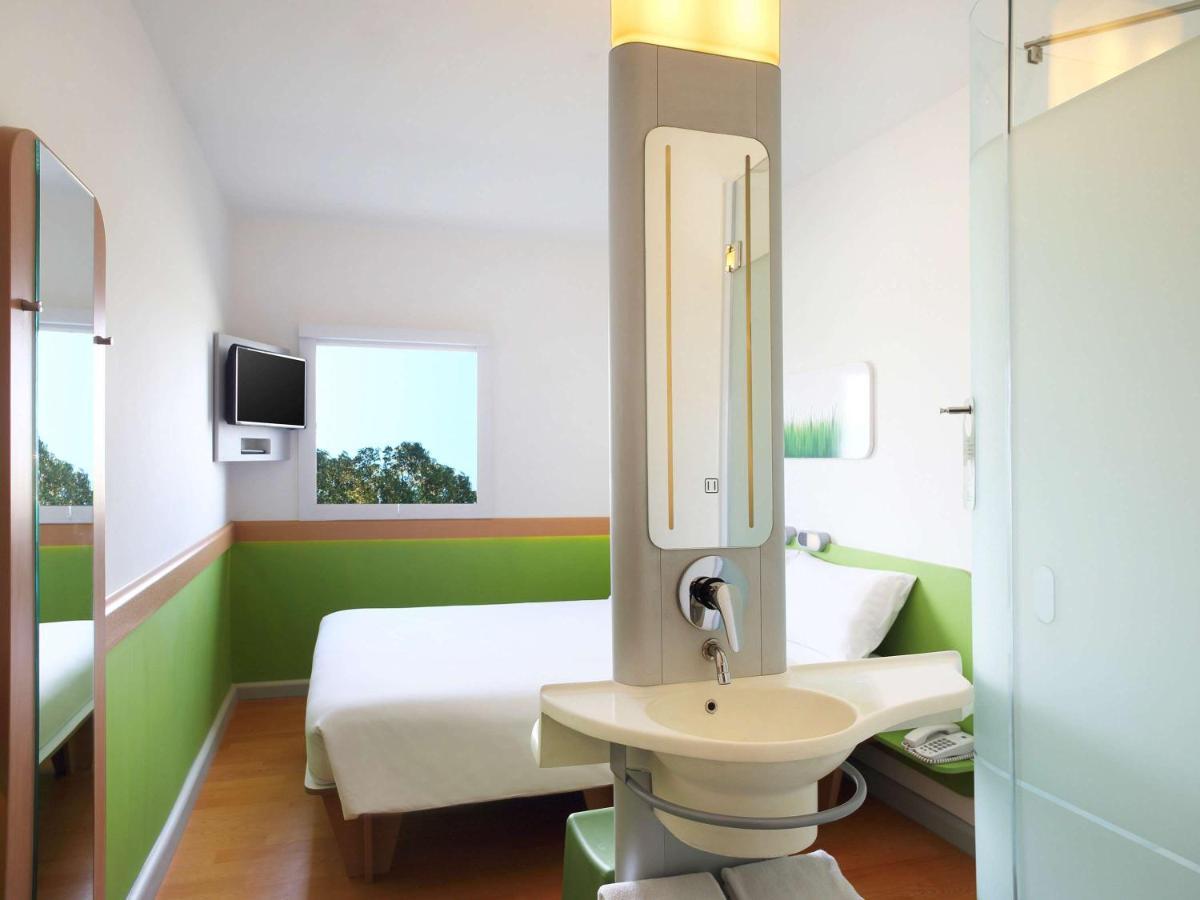 Cordia Hotel Surabaya Airport - Hotel Dalam Bandara - Formerly Ibis Budget Surabaya Airport Sidoarjo Exterior foto