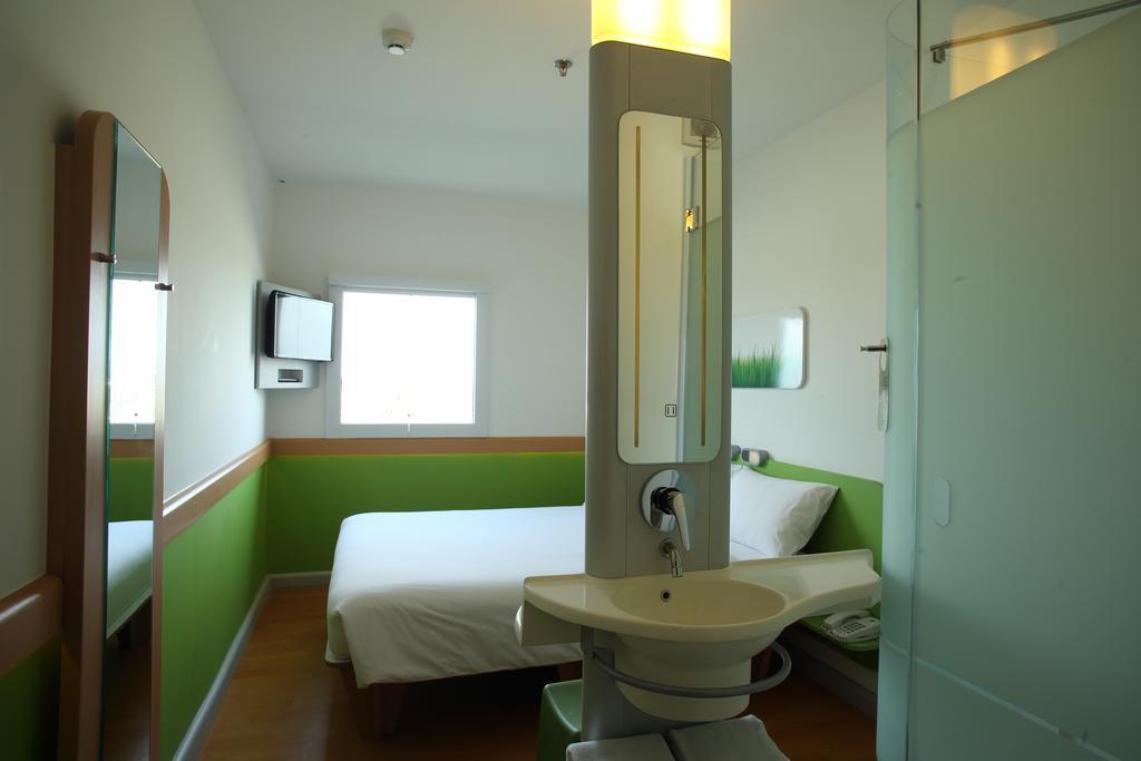 Cordia Hotel Surabaya Airport - Hotel Dalam Bandara - Formerly Ibis Budget Surabaya Airport Sidoarjo Exterior foto