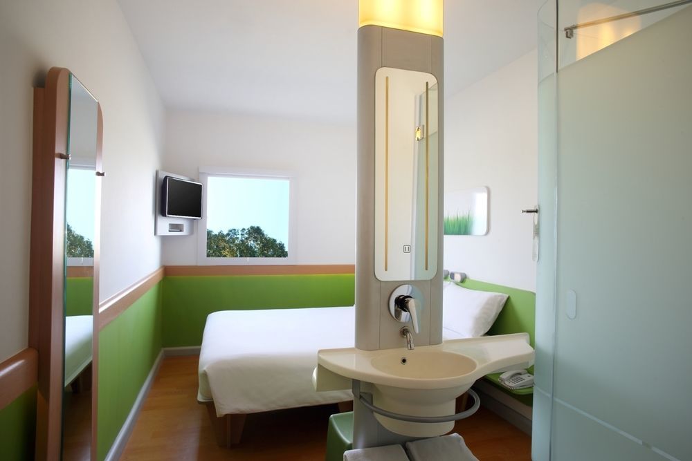 Cordia Hotel Surabaya Airport - Hotel Dalam Bandara - Formerly Ibis Budget Surabaya Airport Sidoarjo Exterior foto