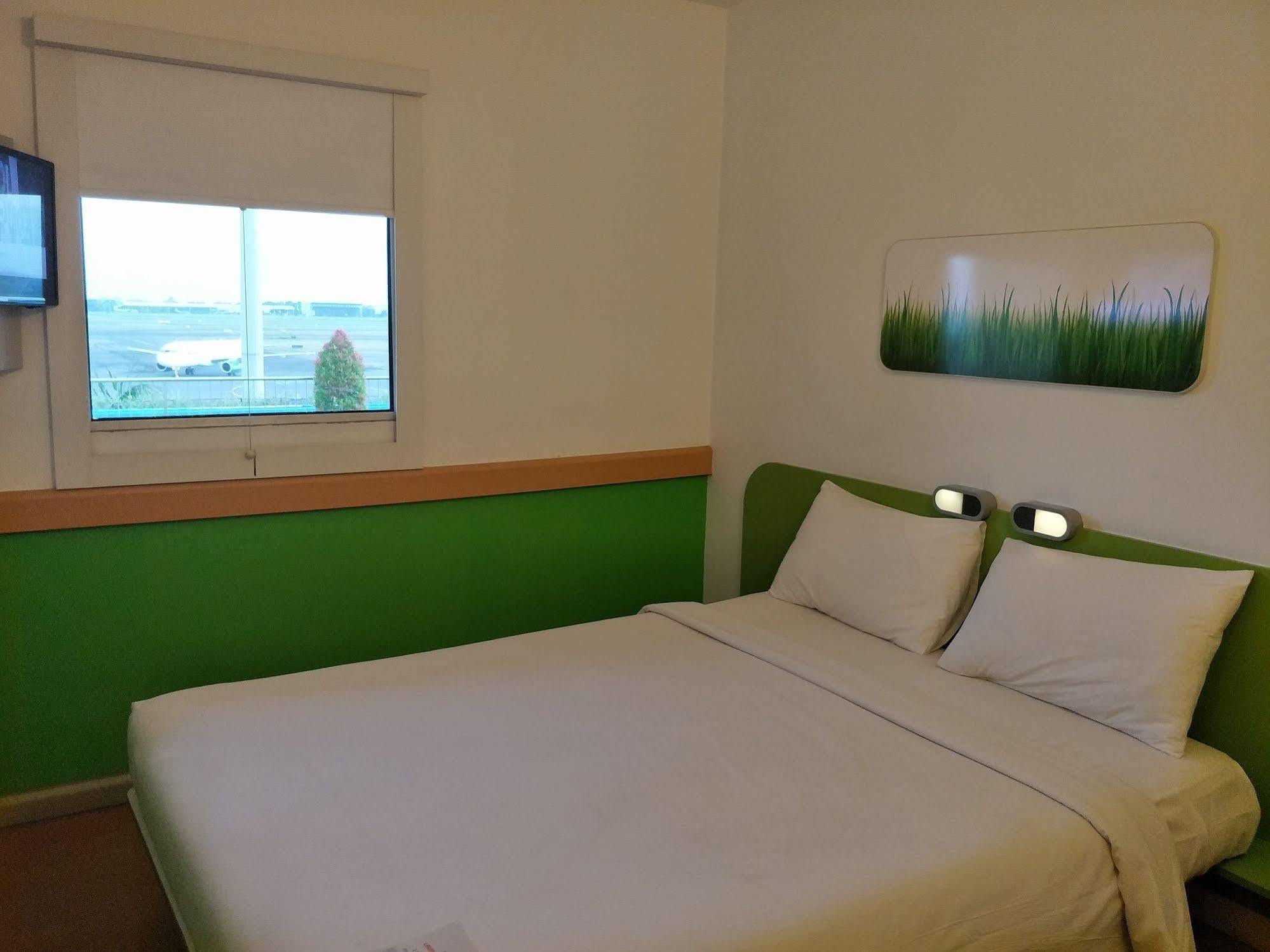Cordia Hotel Surabaya Airport - Hotel Dalam Bandara - Formerly Ibis Budget Surabaya Airport Sidoarjo Exterior foto