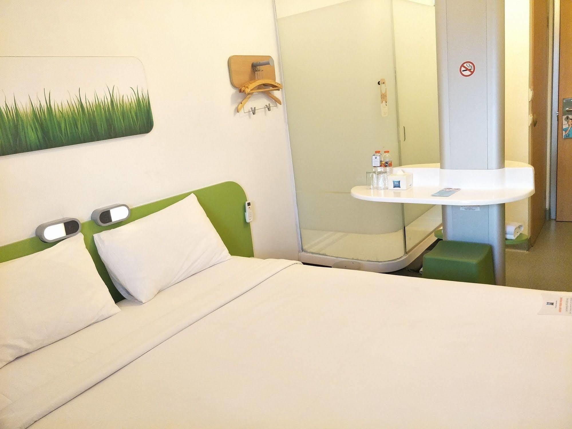 Cordia Hotel Surabaya Airport - Hotel Dalam Bandara - Formerly Ibis Budget Surabaya Airport Sidoarjo Exterior foto
