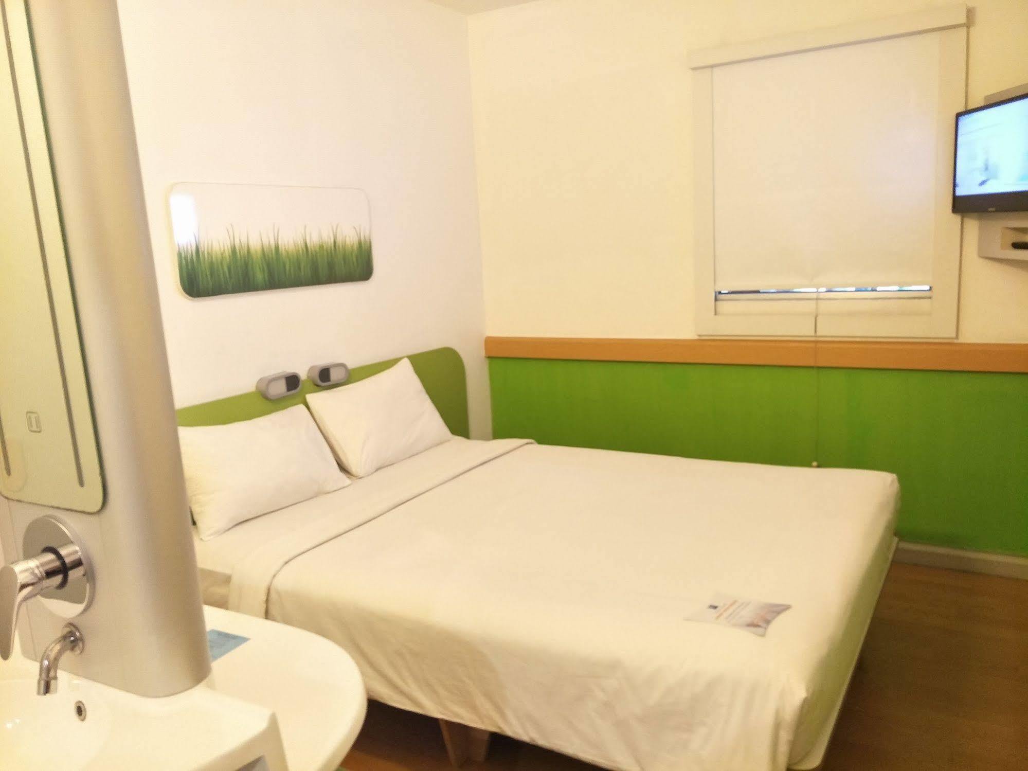 Cordia Hotel Surabaya Airport - Hotel Dalam Bandara - Formerly Ibis Budget Surabaya Airport Sidoarjo Exterior foto